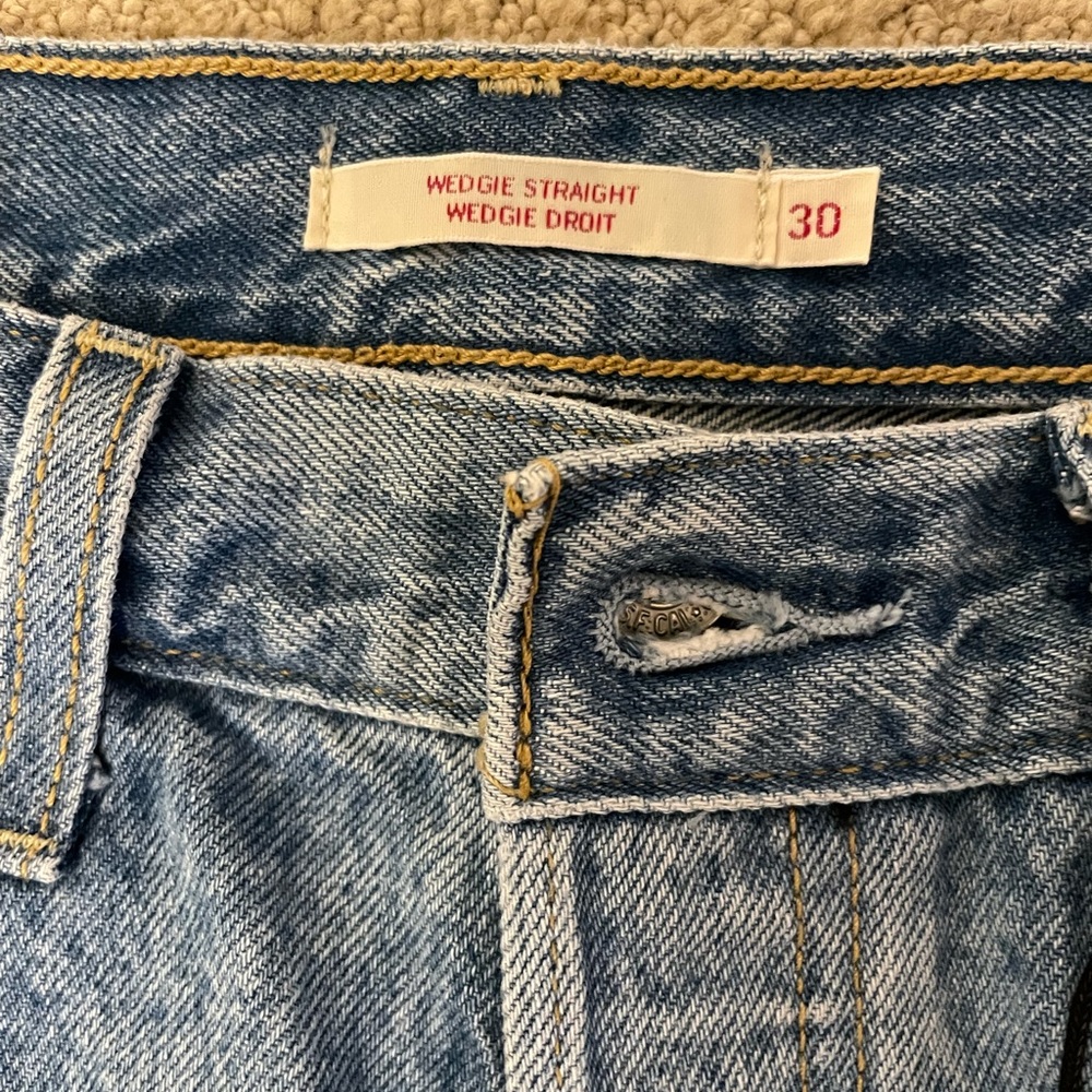 Levis Wedgie Straight Jeans - Picture 3 of 3
